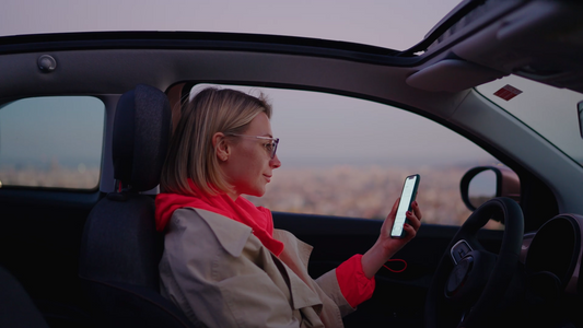 Connected Driving: How Mobile Integration Is Transforming the Driver Experience